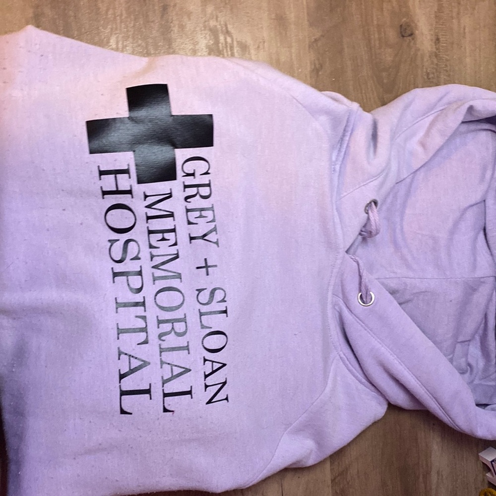 a small 4-6 greys anatomy hoodie!